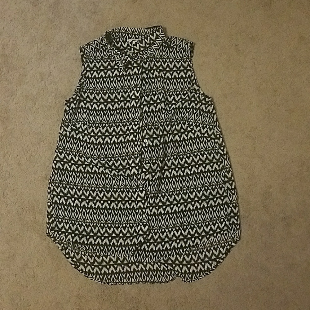 Black and white H&M button down top